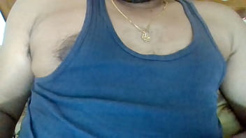 Толпа в масках трахает одну чешку