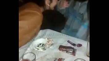 Писаюющие в рот друг дружке девушки Писаюющие в рот друг дружке девушки