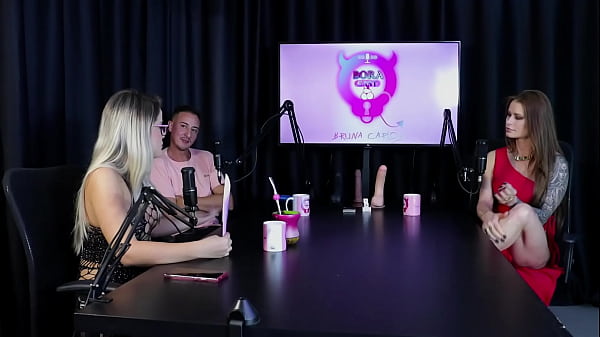 Se arrepende de não ter comprado um vibrador, sofreu um agravo sexual e consegue fazer sexo por prazer – Tati Weg (SHEER/RED)