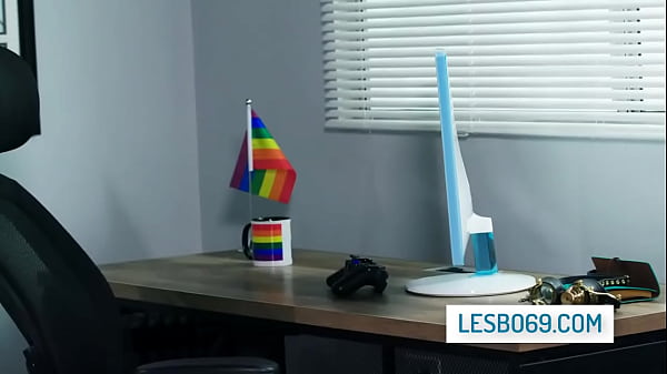 Hot blue-haired babe Jewelz Blu gets her pussy licked while playing games by her roommate Charly Summer