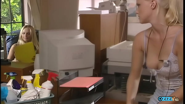 The boss decides to hardcore fuck his attractive blonde secretary in her shaved cunt.