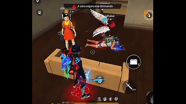 Travecao come novinho e gostosinha da Hornet gosta de putaria