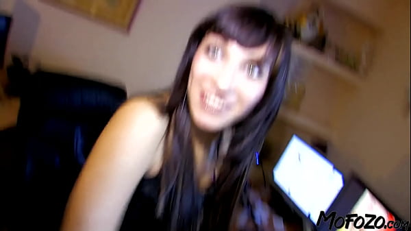 MOFOZO.com – Euro First-timer Gets The Jizz On Her Face