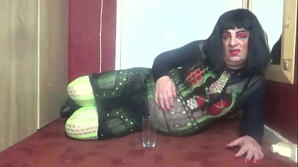 bisexual crossdresser is it me or is it that no one eles likes it because i do i love it