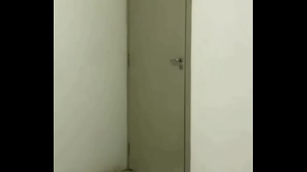 Pamela Ferrary mamando e levou muita porra no rostinho de puta