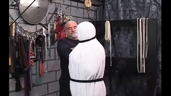 Magnificent minx is slowly taking off her lingerie