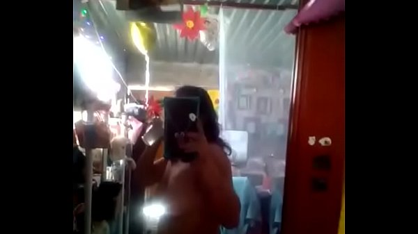 Rica zorra se traga sus juegos