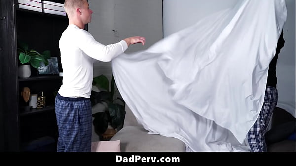 Slumber Party with My Stepdaddy – Dadperv