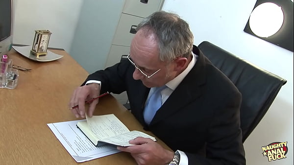 Going to therapy turns into an ass fucking session once Kit Lee starts sucking cock