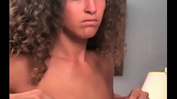 Prurient girl finger fucks pie