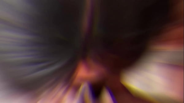 Chica traviesa chupando la polla del nuevo NOVIO DE SU MADRE.