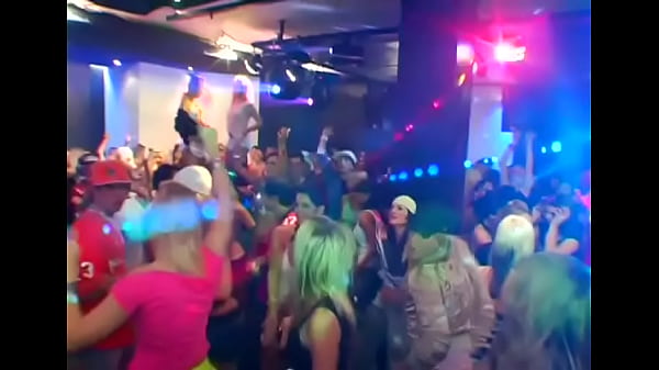 Juicy group shlong sucking