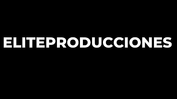 Le propongo a mi culona latina hermanastra quedarnos solos en casa mientras nuestros padrastros salen, para poder meterle mi rica y enorme polla por su estrecho culo.