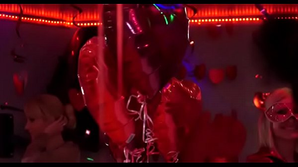 Divine club partying