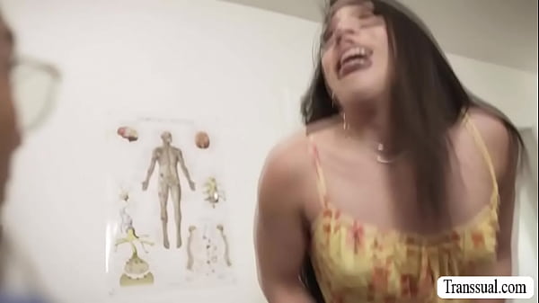 Cummer patient gets analed by the doctor in hospital