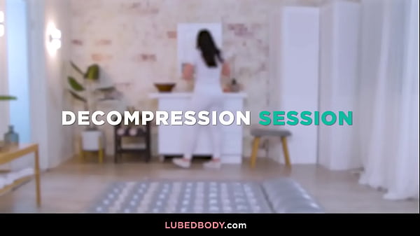 Sophia Burns massaging first timer in Nuru massage