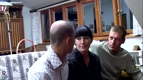 Strangers brought home by two men like to stick it in their mouths and asses