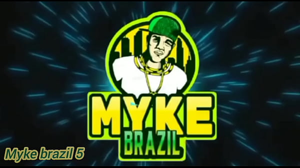 Mulher do meu amigo estava no banho ela me chamou e bateu uma para me e fez um boquete eu gosei gostoso na boca dela completo no sheer