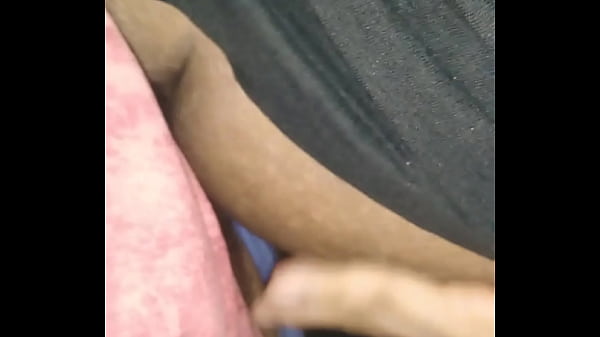 Me dan pene joven en cabina de internet