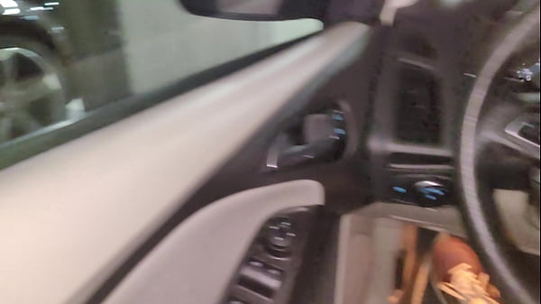 Unprotected public sex in car with sexy stranger. Blowjob in a parking lot
