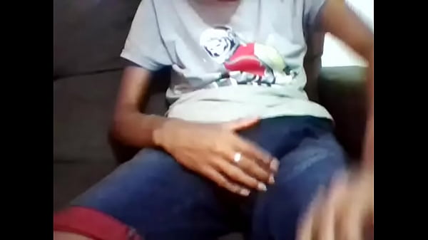 novinho se mostra na webcam