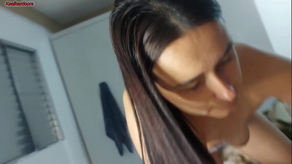 puta madrasta, madura MILF adora pau e Gozada na Boca