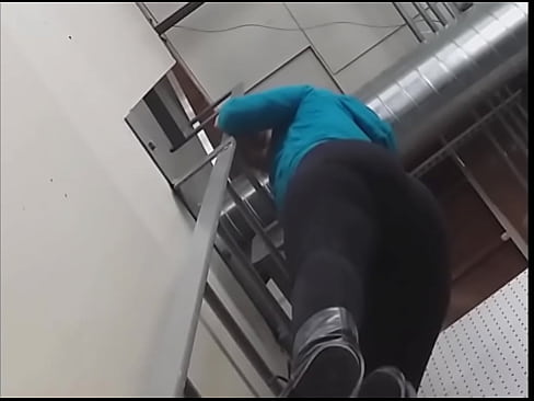 Girl in tight leggings climbs down ladder    html5player.setencodedidvideo('ihlmpmvb20b