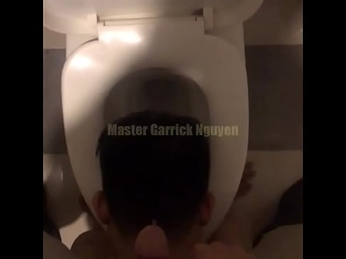 Master garrick pissed on slave's head    html5player.setencodedidvideo('ilpapbdf6df