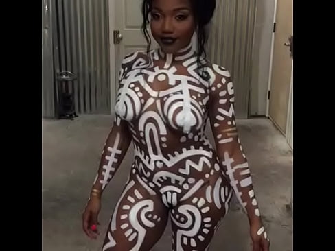 Body paint    html5player.setencodedidvideo('flivkm9461