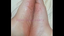 SEXY PEDICURED OILED FEET AND NAILS!