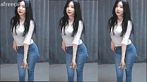 Korean girls dance innocently sexy dance