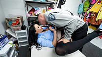 Sheena Ryder's Unconventional Method of Getting Off the Hook - Milfthief