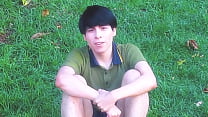 thefemboydestroyer canta en el parque