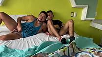 Haciendo porno Gay casero con mi vecino. Experi...