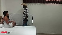 Peão meteu a rola na dona da fazenda enquanto o marido estava no puteiro - Maysi