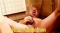 Homo Kotilainen pissing and drinking IT - Sep 2...