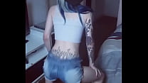 Novinha delícia dançando FUNK de SHORTINHO JEANS Novinha delícia dançando FUNK de SHORTINHO JEANS