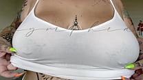 Viens t’amuser avec mes seins