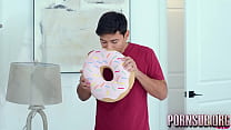 Flecha de Donas y Cupido. sub español. ver completo en: pornsuborg