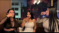 ORGIA BISEXUAL - 3 chicas follan despues de salir de discoteca en MEDELLIN (colombianas hot)