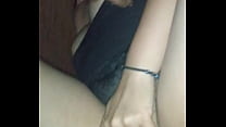 Encontré a mi hermanastra masturbándose en su habitación