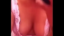Amiga lamiendo dildo