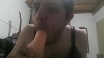 Chupando el juguete de mami 17