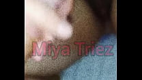 Miya Triez - Corno Chifrudo Batendo Punheta!