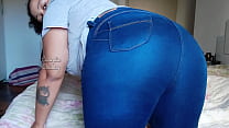 Ebony Chubby Girl Farting in Tight Jeans