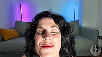 EMMA SMILE MILF SHOWS HER NOSTRILS PRESSING HER...