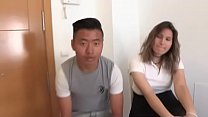 Alexia and her big dicked friend teach about sex to inexperienced teens 25分钟
Fakings
