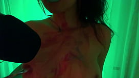 Grüne Gier nach feuchten Küssen