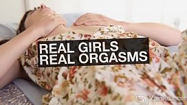 Horny Yanks Redhead Kitty L. Gets Off Alone