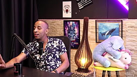 Schwarze Sünde am blumigen Mann